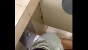 คลิปโป๊ออนไลน์ Chinese Boy Sucking Cock In Toilet And Selfie 2021 ร้อน