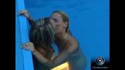 ดูหนังav Threesome lesbian sex at the pool with Mary comma Juli and Nelli ร้อน