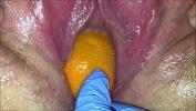 ดูหนังav Tight pussy milf gets her pussy destroyed with a orange and big apple popping it out of her tight hole making her squirt Mp4