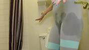 หนังเอ็ก desperate to pee girls wetting their skintight jeans pissing 3gp ฟรี