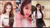 ดูหนังโป๊ very cute asian college girl likes webcam her juicy pussy to dudes